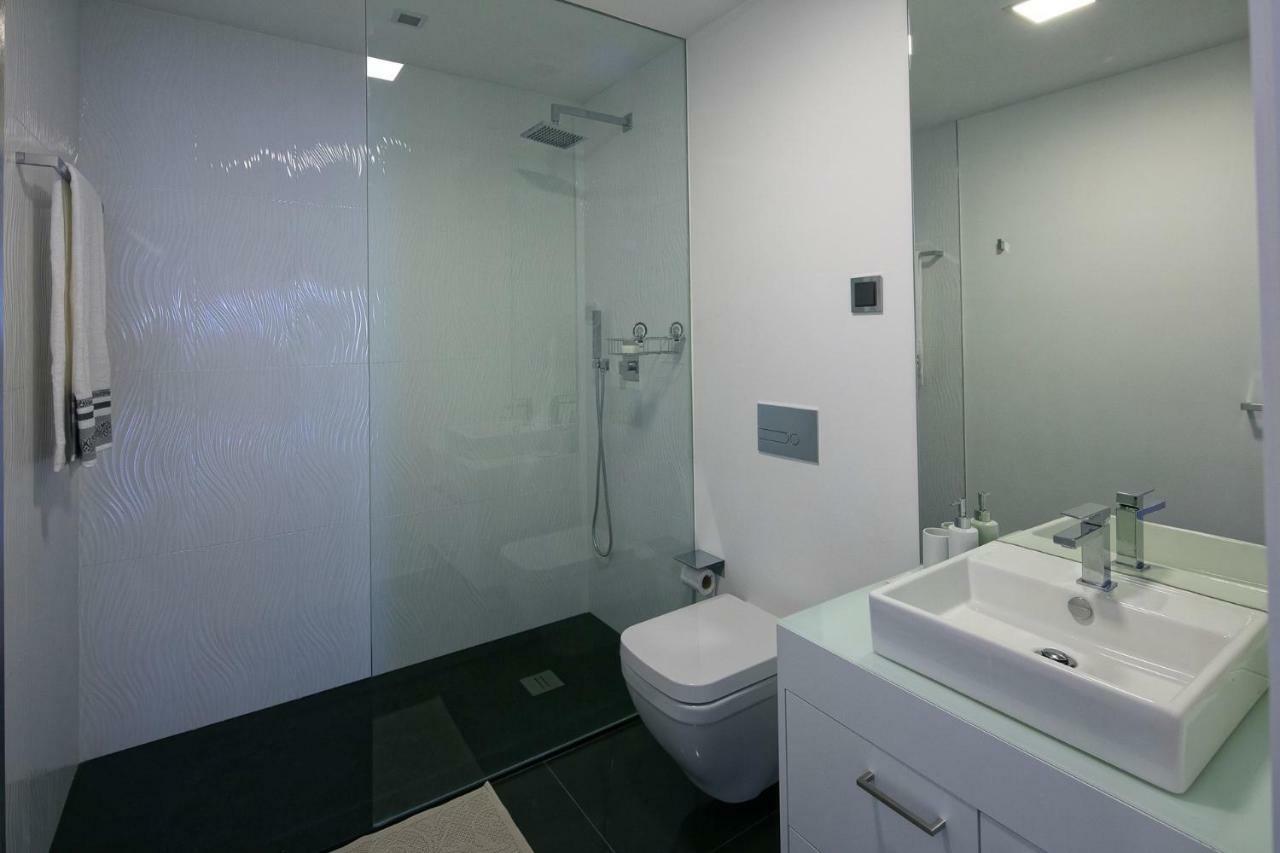 Spacious Luxury Holiday Apartment With A Great View, Funchal, Free Wifi And Parking Kültér fotó